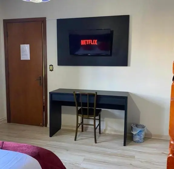 اتاق استاندارد سه تخته با سرویس بهداشتی مشترک, Casa Do Rogerio Hostel   Unidade Shopping