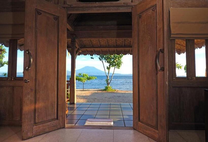 חדר דלוקס נוף לים, Blue Harbor Beachfront Villas & Resto