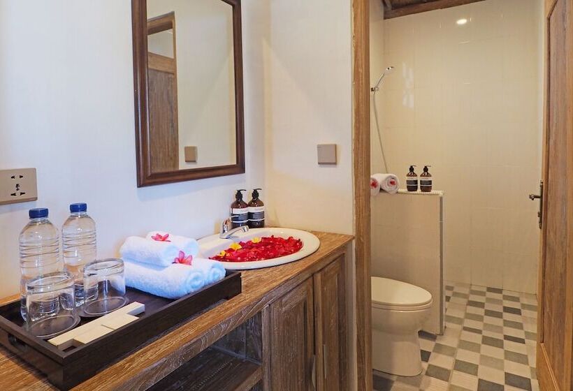 חדר דלוקס נוף לים, Blue Harbor Beachfront Villas & Resto