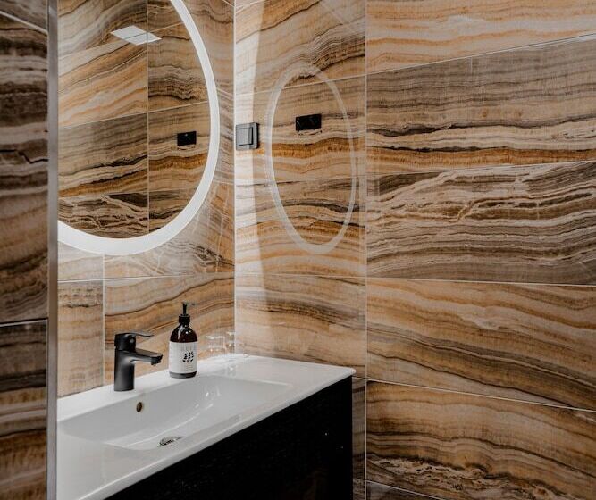 חדר סופריור, Kakola