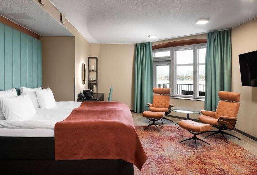 סוויטת ג'וניור, Kakola