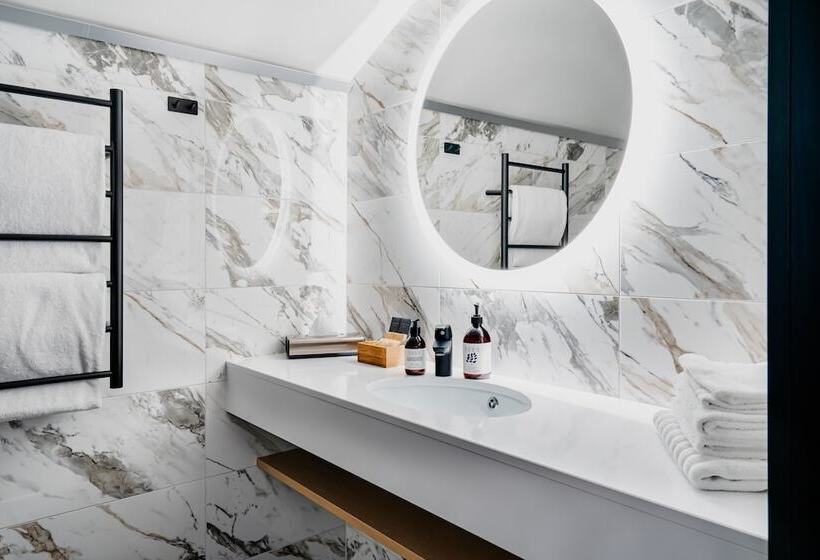 סוויטה, Kakola