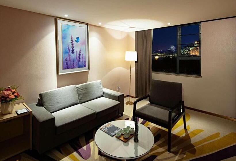 Люкс Повышенной Комфортности, Lavande Hotels·guilin Central Square Elephant Trunk Hill Scenic Area