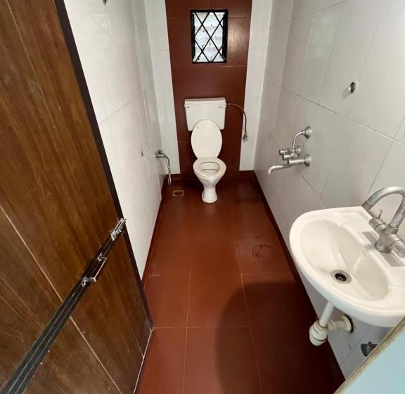 家庭间, Baga Beach Sunset