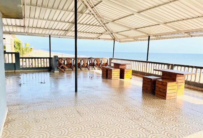 家庭间, Baga Beach Sunset