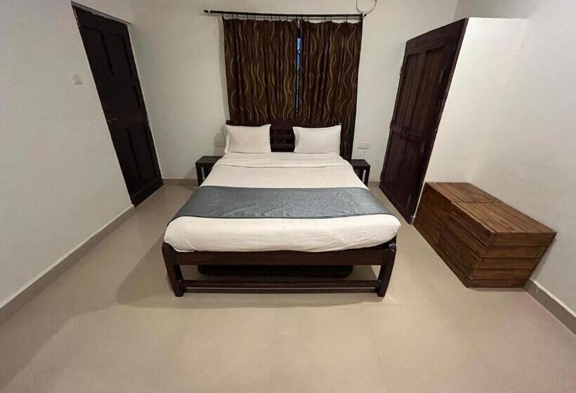 家庭间, Baga Beach Sunset