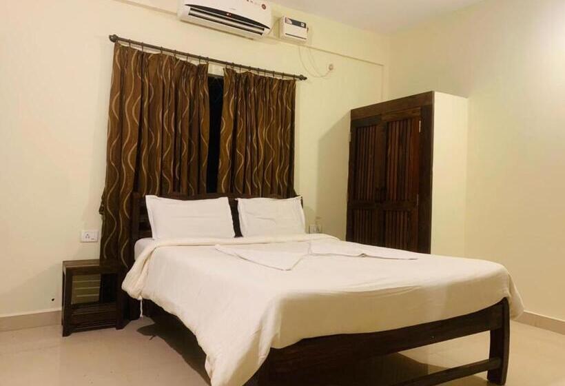 家庭间, Baga Beach Sunset