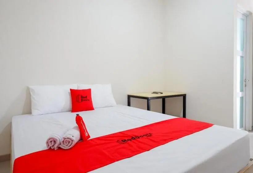 スタンダードルーム, Reddoorz Near Lippo Plaza Buton