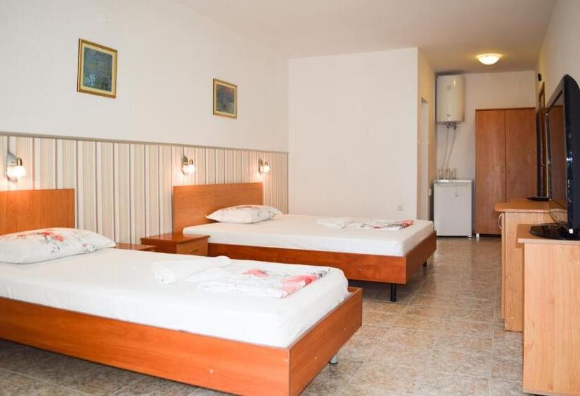 标准三人间, Stella Di Mare Guest House