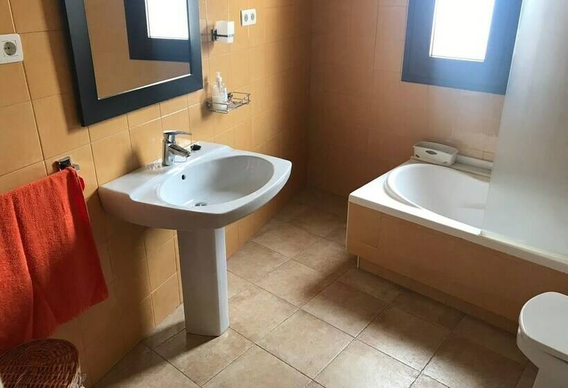 בית, 4 חדרי שינה, Casa La Higuera