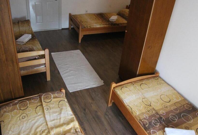 اتاق استاندارد چهار تخته, Hostel S