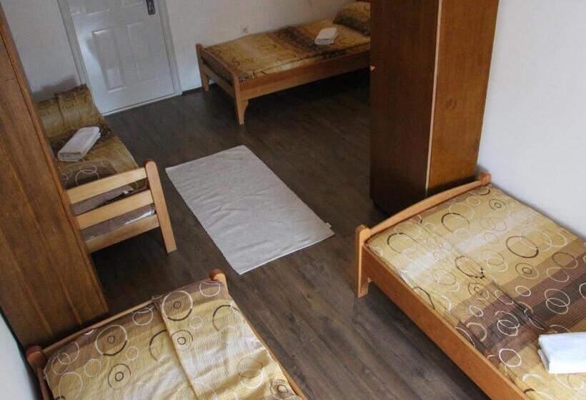 اتاق استاندارد چهار تخته, Hostel S