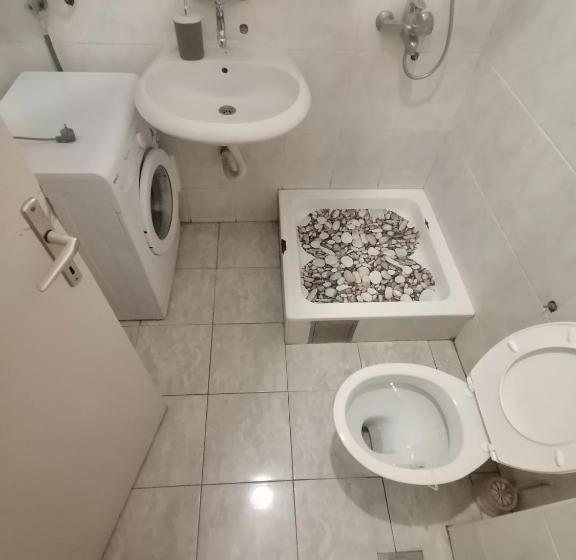 آپارتمان 1 خوابه, Hostel S