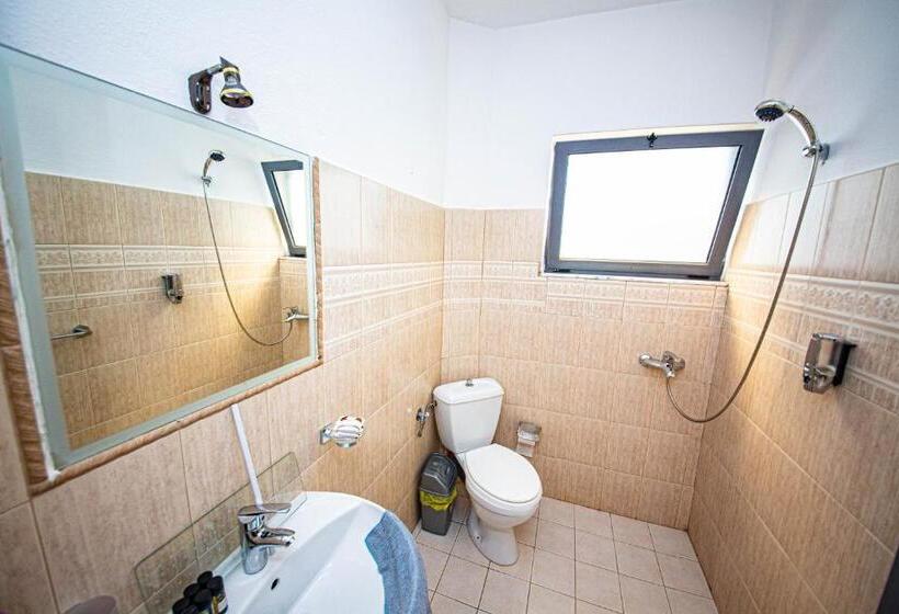 غرفة عائلية, Primavera