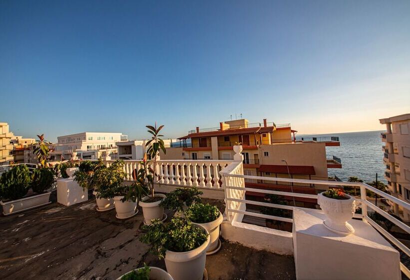 غرفة عائلية, Primavera