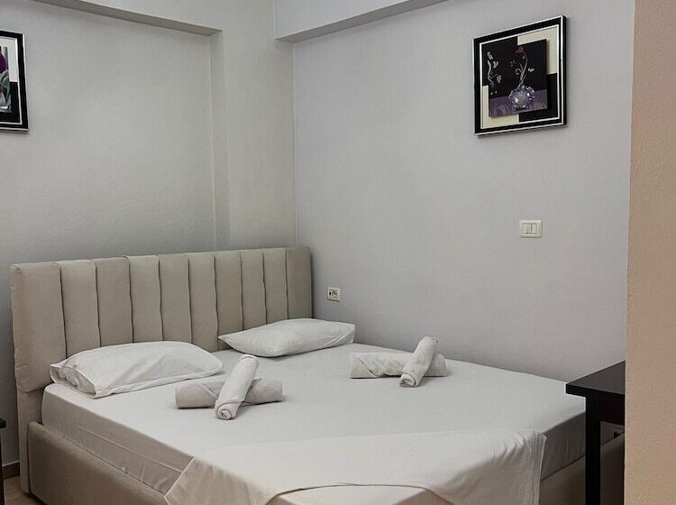 غرفة قياسية ثلاثية مزودة بشرفة, Primavera