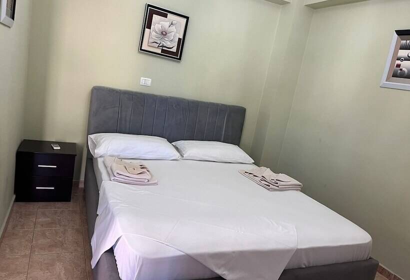 غرفة قياسية ثلاثية مزودة بشرفة, Primavera