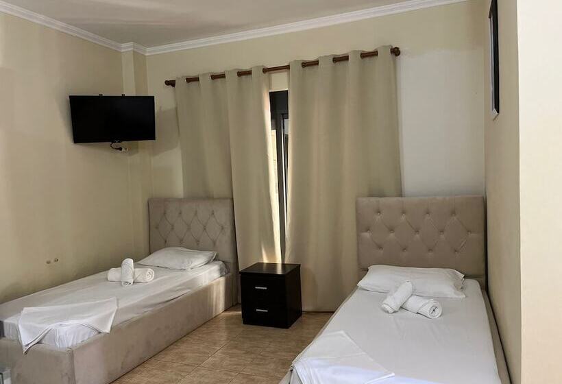 غرفة قياسية رباعية مزودة بشُرفة, Primavera