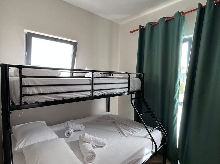 غرفة عائلية, Primavera