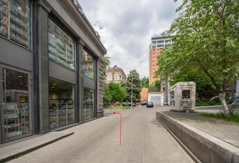 استودیوی استاندارد, Scandinavian Apartments