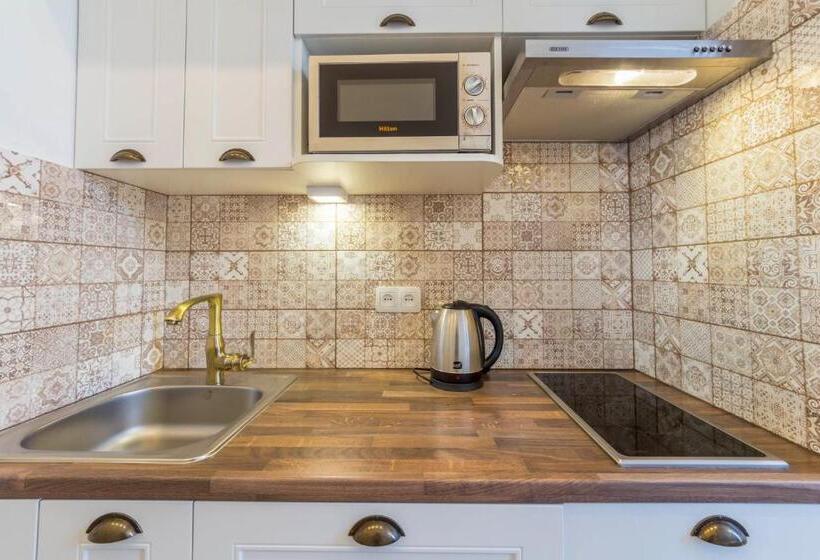 استودیوی استاندارد, Scandinavian Apartments