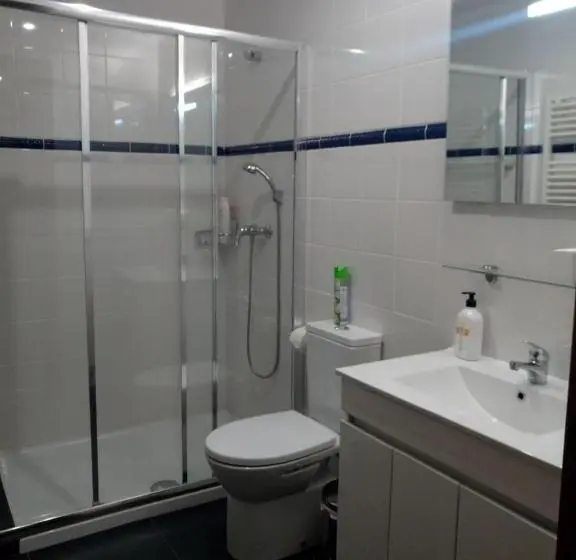سوییت لوکس, Casas Do Eido E Casa Da Viúva