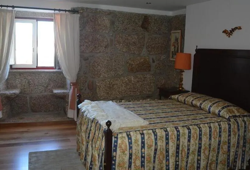 سوییت لوکس, Casas Do Eido E Casa Da Viúva