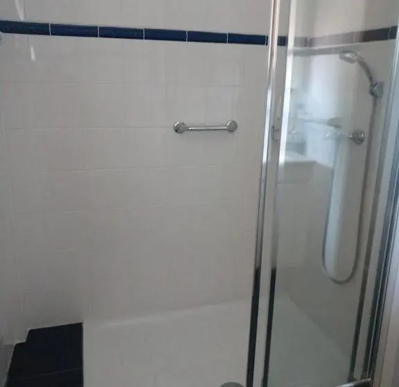سوئیت 2 خوابه, Casas Do Eido E Casa Da Viúva