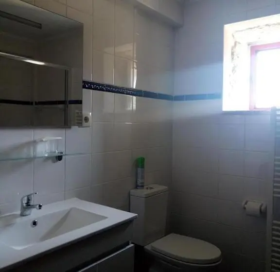سوئیت 2 خوابه, Casas Do Eido E Casa Da Viúva