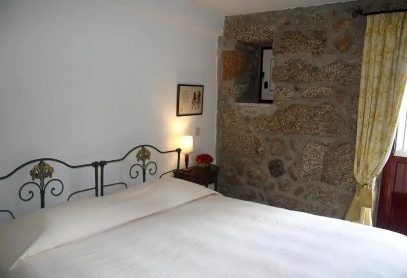 سوئیت 2 خوابه, Casas Do Eido E Casa Da Viúva