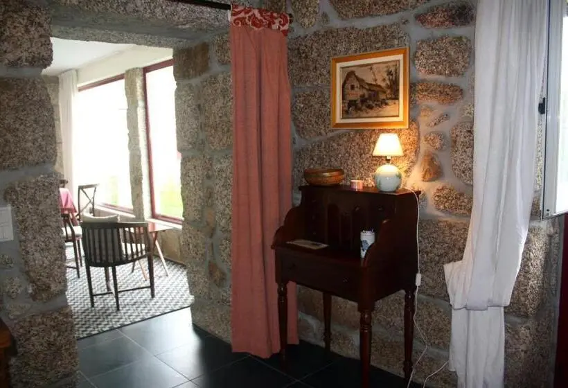 خانه 3 خوابه, Casas Do Eido E Casa Da Viúva
