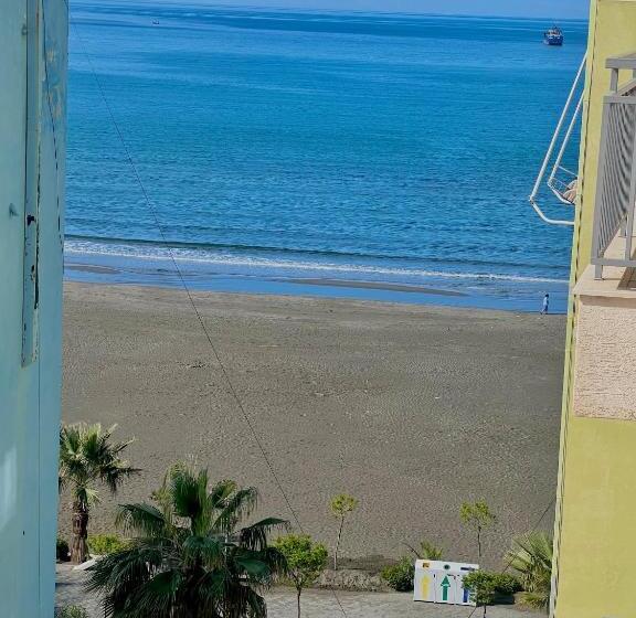 آپارتمان 2 خوابه, Queen Residence