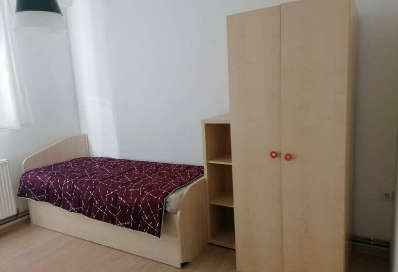 اتاق استاندارد, Hostel Denica