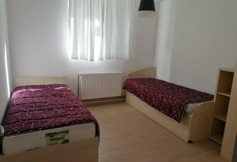 اتاق استاندارد, Hostel Denica