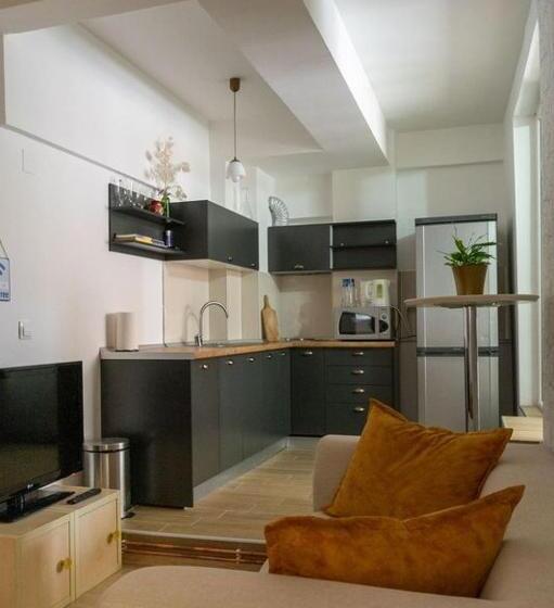 اتاق استاندارد, Hostel Denica