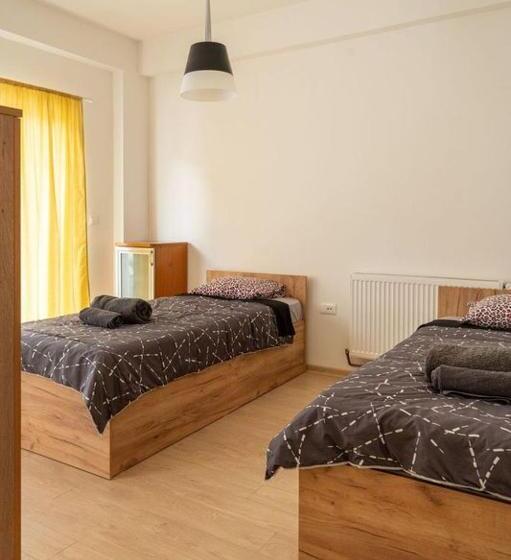 تختخواب در اتاق مشترک, Hostel Denica