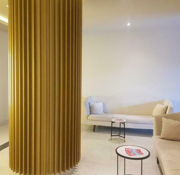 استودیوی استاندارد, Orbi City Hotel Official