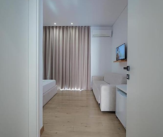 オーシャンビューのスーペリアトリプルルーム, Villa Juna Beach