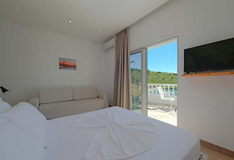 オーシャンビューのスーペリアトリプルルーム, Villa Juna Beach