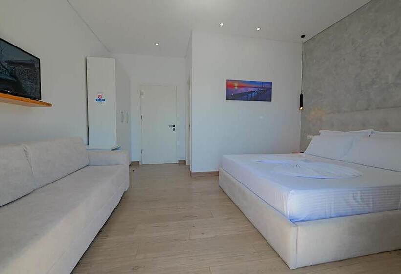 オーシャンビューのスーペリアトリプルルーム, Villa Juna Beach