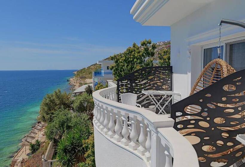 オーシャンビューのスーペリアトリプルルーム, Villa Juna Beach