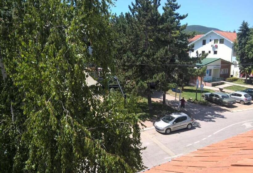 استودیو خانوادگی, Apartmani Mimi