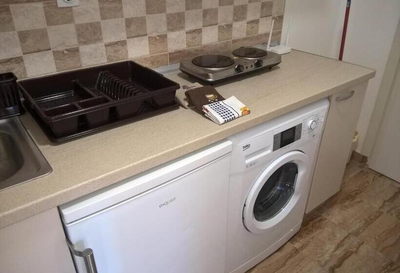 استودیو خانوادگی, Apartmani Mimi