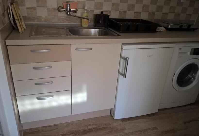 استودیو خانوادگی, Apartmani Mimi