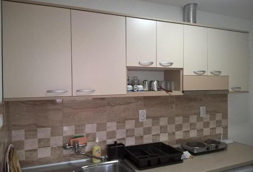 استودیو خانوادگی, Apartmani Mimi