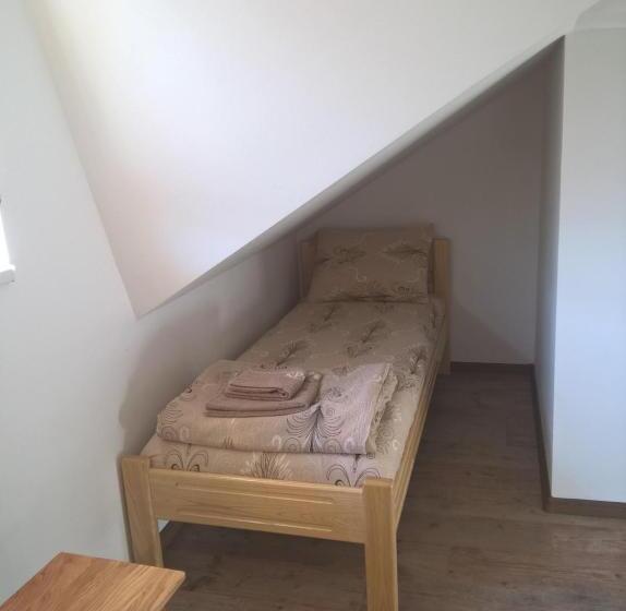 استودیو خانوادگی, Apartmani Mimi