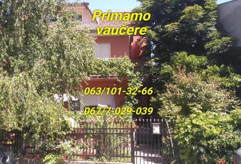استودیو خانوادگی, Apartmani Mimi