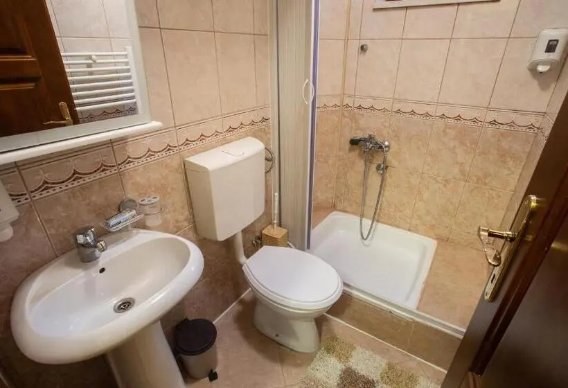 استودیو استاندارد با چشم‌انداز, Apartments Mery