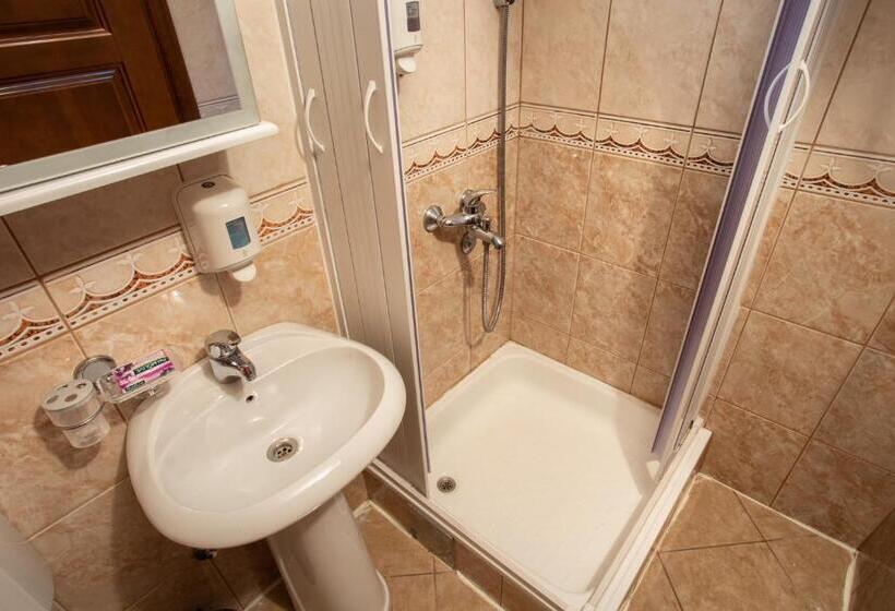 استودیوی سوپریور, Apartments Mery