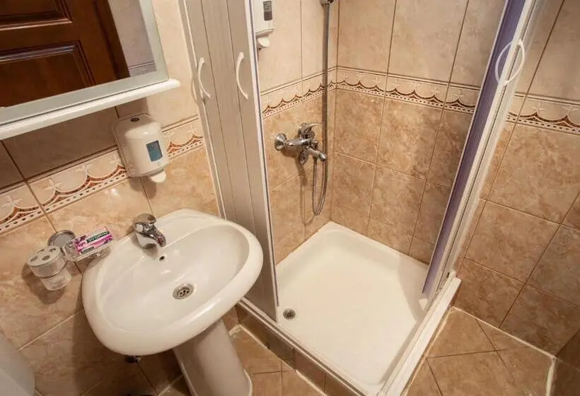 استودیوی سوپریور, Apartments Mery